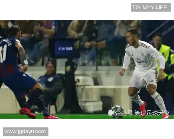 登贝莱在赛场上的精彩表现引发球迷热议他是否能成为未来足球巨星